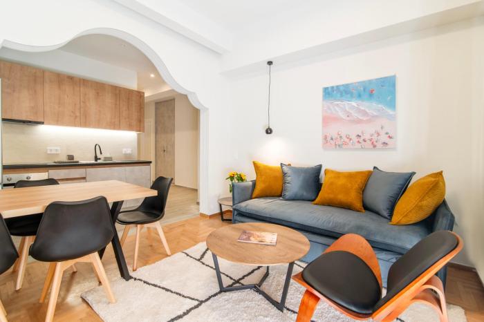 A42 Renovated in 25 8 minutes to Acropolis Museum Heart of Koukaki