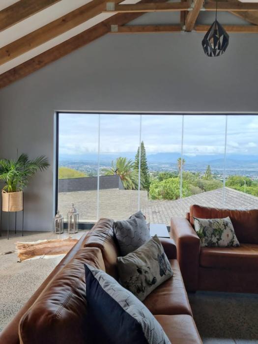 Scenic Mountain & Winelands views, Modern Design