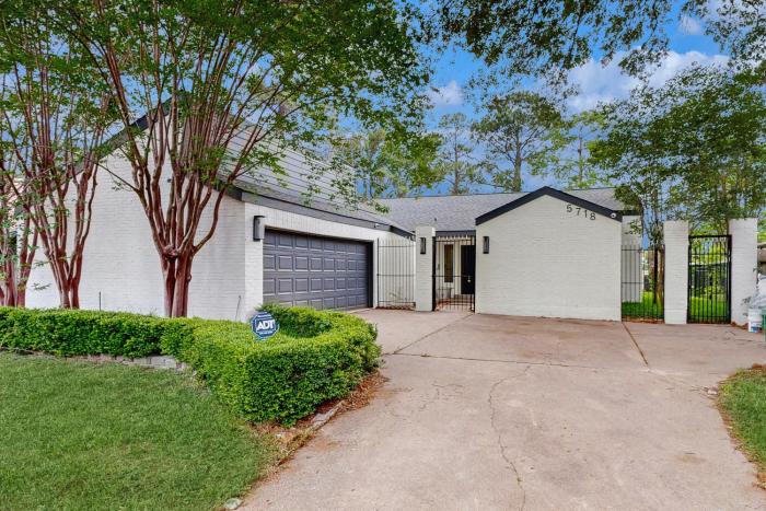Dog-Friendly Houston Home with Deck and Yard