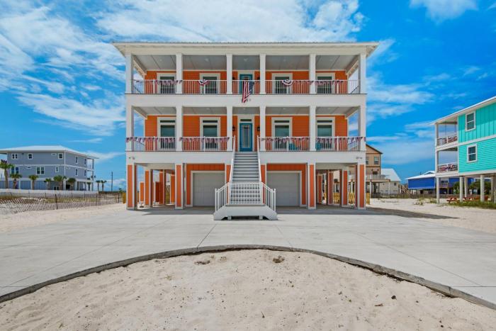 Peachy Queen by Gulf Coast Getaways