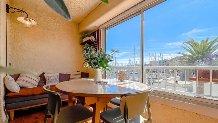 RétroMirabeau "Côté Mer" - 29m2 - LUMINEUX - TERRASSE Loggia - VUE MARINA - PARKING SECURISE - 2 à 3 pers - EMPLACEMENT TOP - Chèques Vacances CONNECT