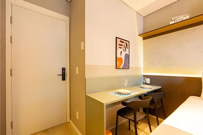 Easy Star - Lindo studio ao lado da Roque Petroni - UB01I