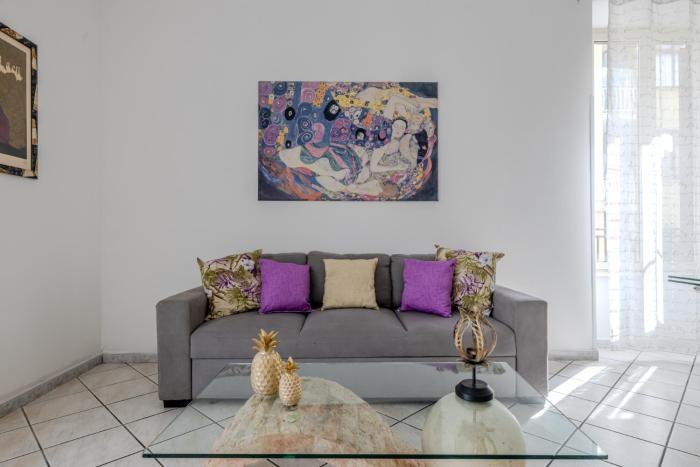 mama home - metro c mirti