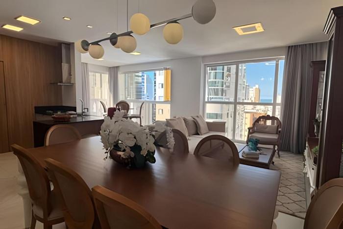 3 Suítes | AC + Vista mar | 250m da Praia