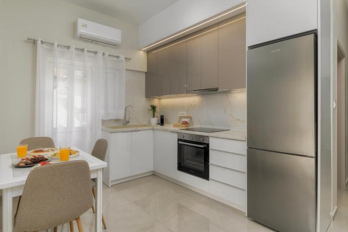 SugarDustApt Elegant Retreat 150m from the Sea