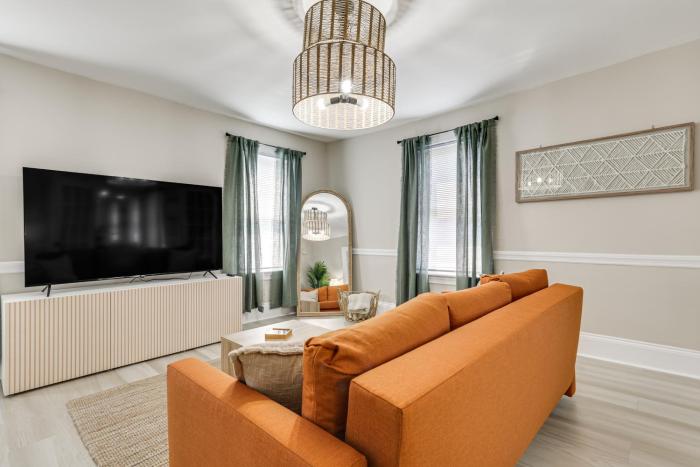 Lively Area Downtown Providence Apartment!