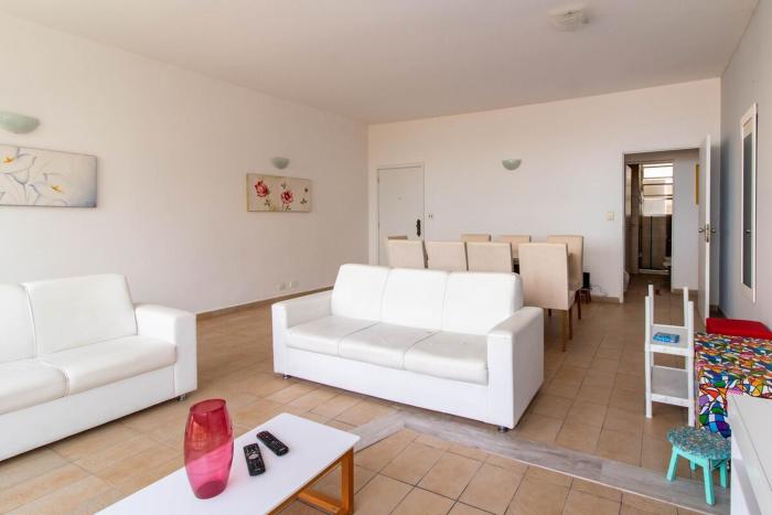 Apartamento inteiro na Pitangueiras em frente ao mar com 4 quartos