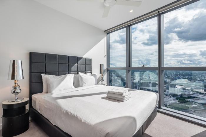 River View Central Brisbane 2-Bedroom Apartment with Parking