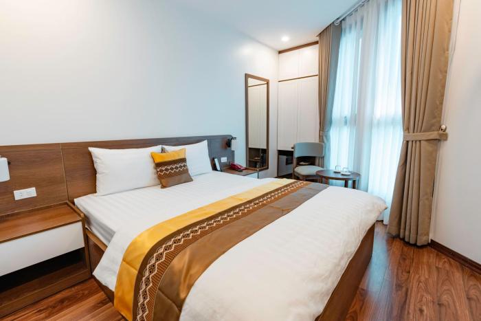 Golden Crown Hotel Long Bien