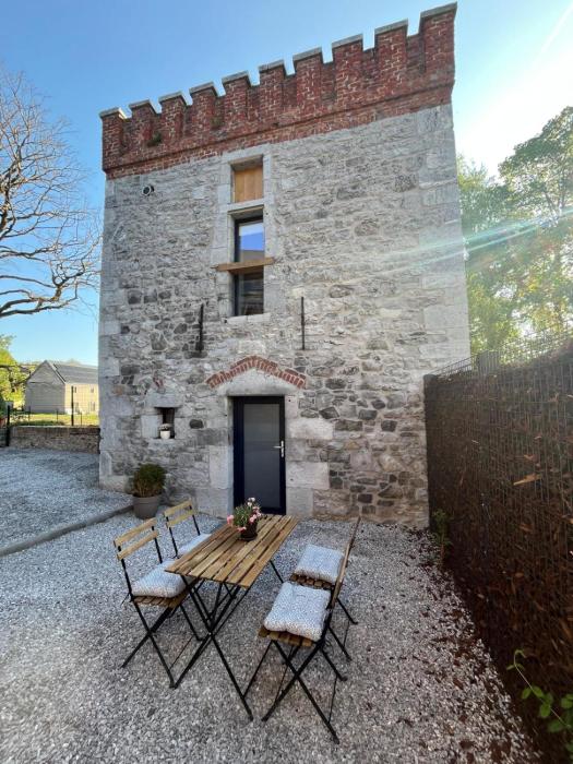 Tour de château à Barbençon