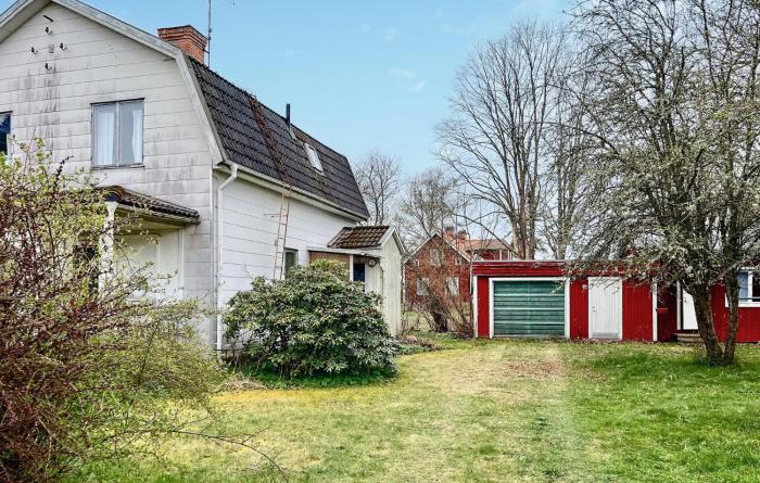 Awesome Home In Virserum With Wifi