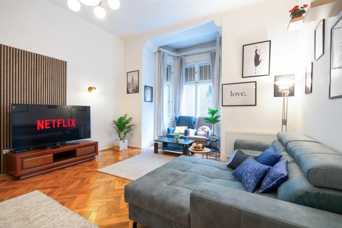 Beautiful Spacious Three-Room Suite Close to Buda Castle