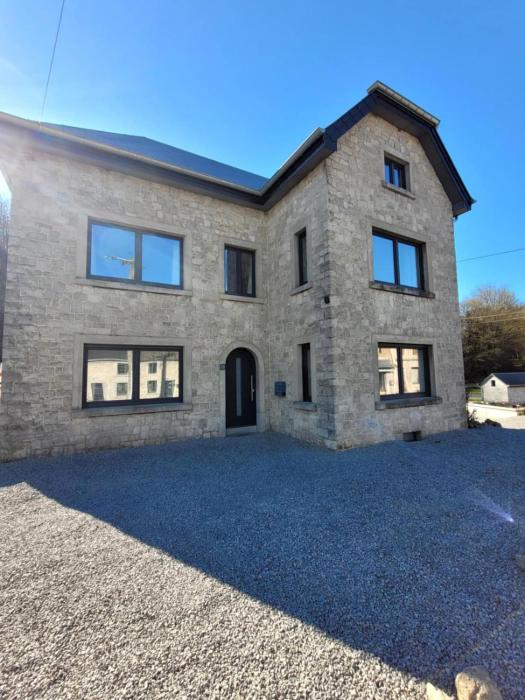 Durbuy, l Olivier, Maison charmante 4 façades en pierre du pays