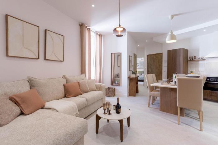 8 Rue Du Marché Forville by Halldis