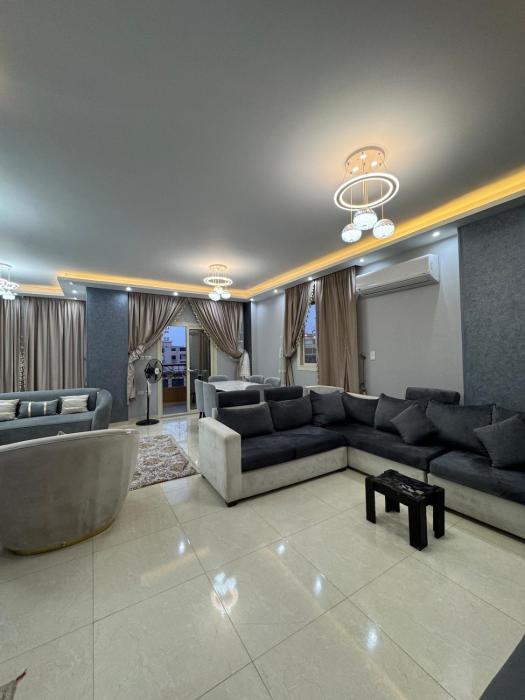 Quiet Apartment in Sheikh Zayed Near Top Malls