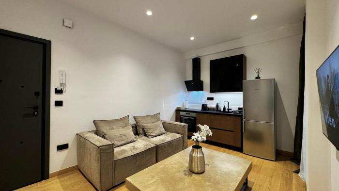 Downtown Modern Suite