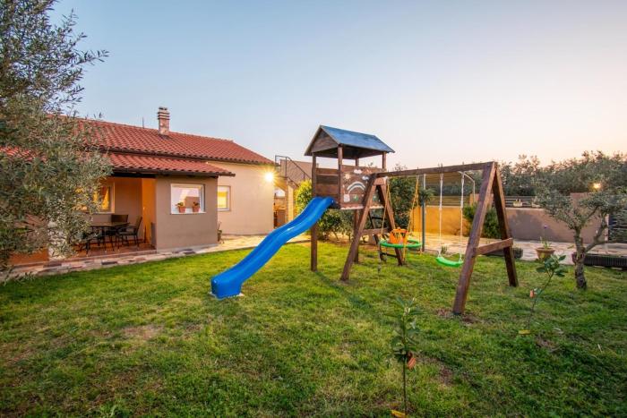 Holiday Home Enard with Jacuzzi