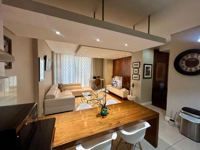 Executive 2-Bedroom Luxury Suite in Bedford Centre Mall