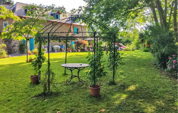 Beautiful Home In Charritte-De-Bas