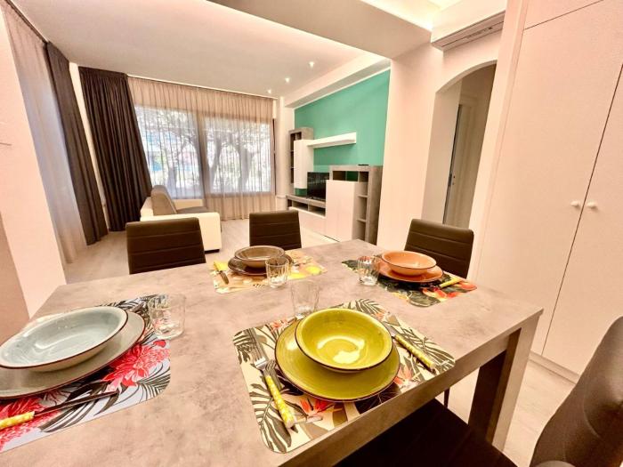 Trilo Momo con aria condizionata, wifi, posto auto e piscina