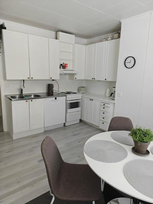 Tilava kaksio omalla pihalla