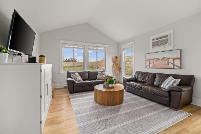 The Kiskadee - 49 Butternut