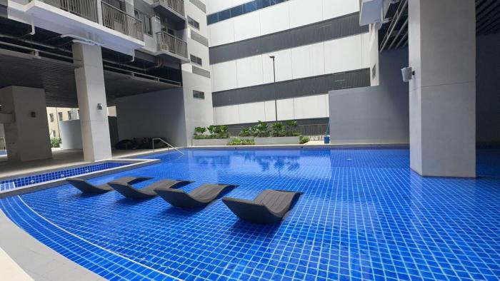 Lemon Room in S Residences near MOA, Airport, US Embassy by Prime Stay