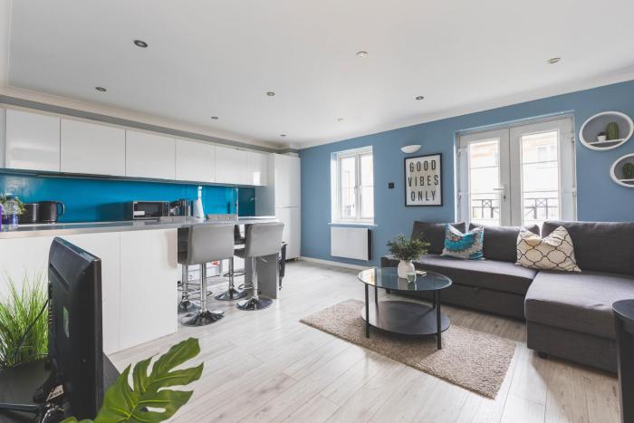 Cosy 2BR, Free Parking, 8min to City Airport