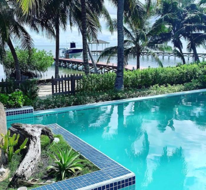 4 BR Beach House Poolside Casita, Le Reve Belize