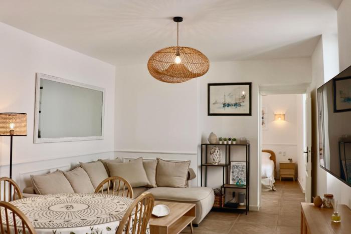 FERSEN Superb Mediterranean style apartment in heart of Old Antibes
