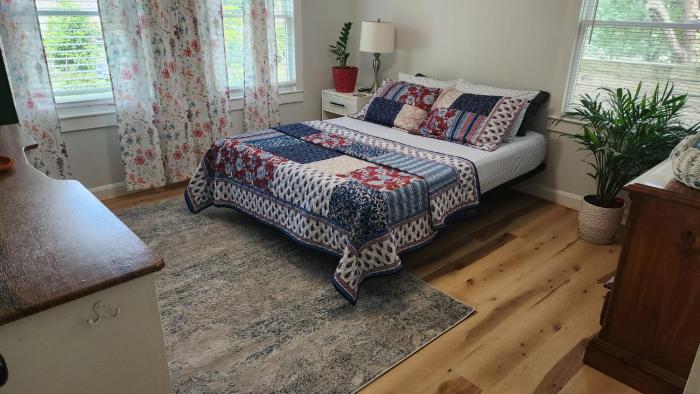 Bright and Cozy room in a Charming Homestay!!