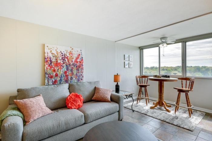 Rorys Roost Hot Springs Condo on Lake Hamilton!