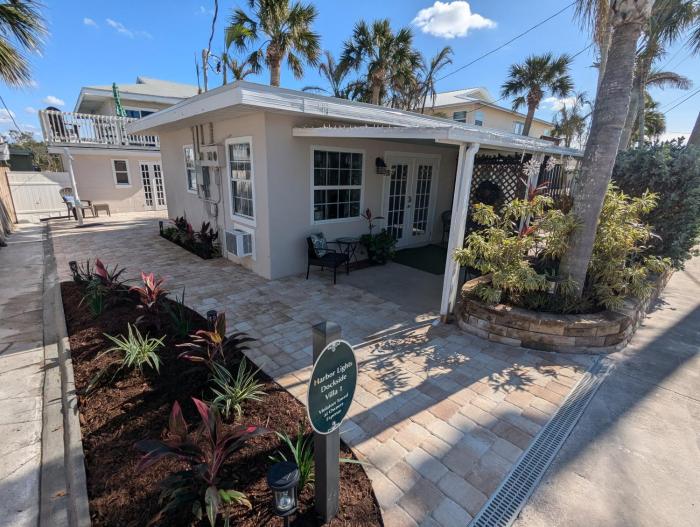Casey Key 1-Bedroom Courtyard Villa