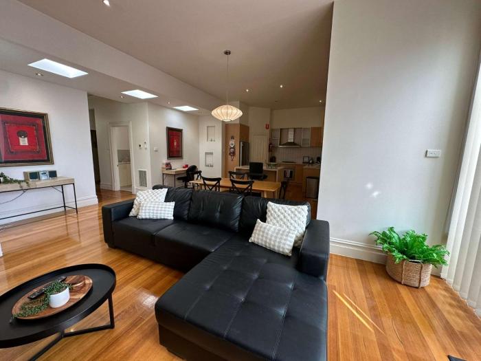 Central Geelong Retreat Sleeps 6