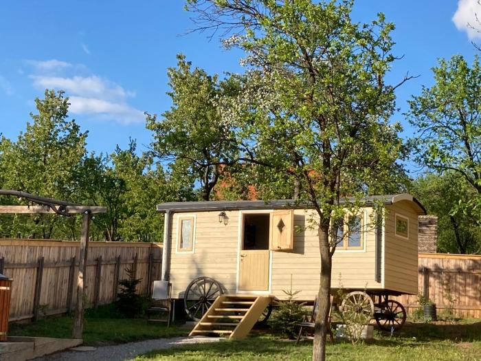 Jotaferien Transylvanian Shepherdhut with jacuzzi