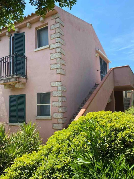 Grandpà apartment in residence with swimming pool