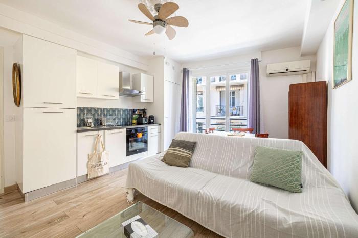 LANGLE DOUX avec balcon idéal pour couples ou en solo