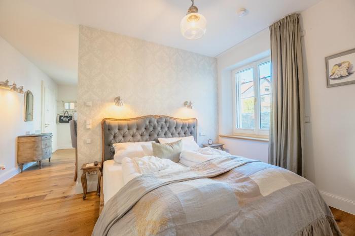 SCHLOSSBERG RESIDENCES - Betthupferl - Self Check-In Design Studios Aschaffenburg