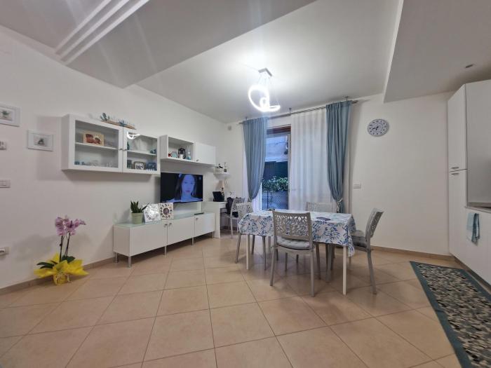 Parigi Apartment Via Verga, 6posti letto RifA747
