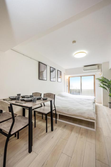 20 minutes by Haneda Airport train 3-minute walk from Kamata Station Direct access to Tokyo, Yokohama, Ueno