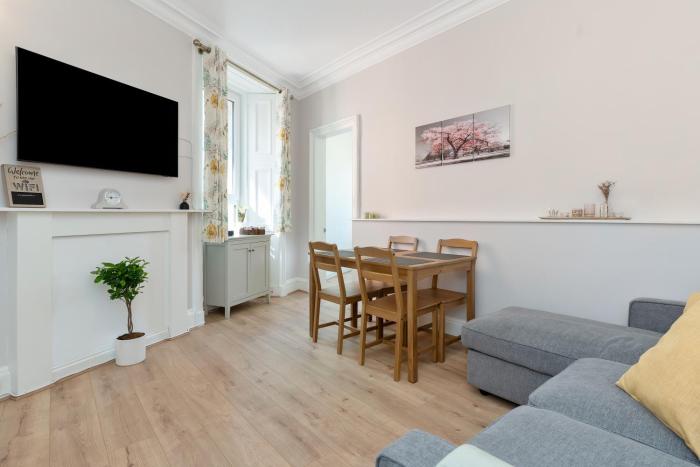 Lovely Haymarket Apartment - Central Edinburgh
