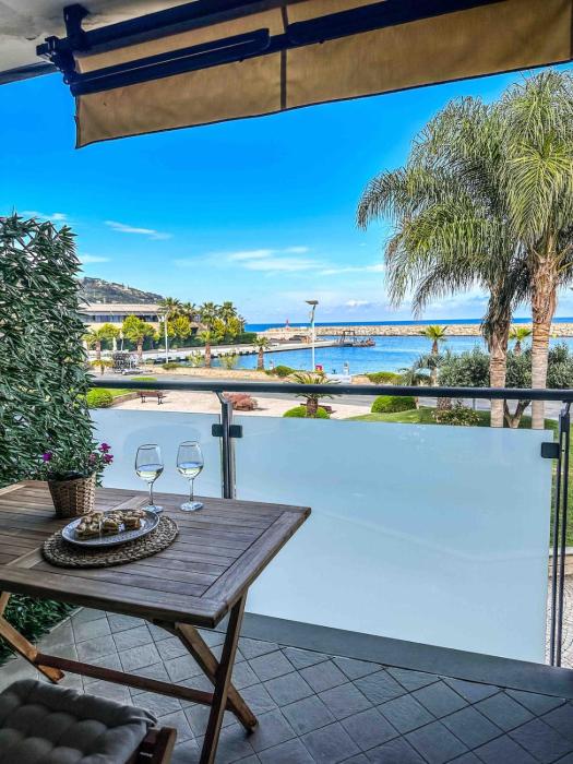 Meraki Home - 30 m dal mare, vista mare, wifi e parcheggio coperto gratuito - Appartamento a San Lorenzo al Mare