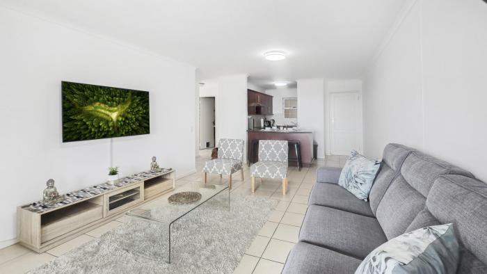 Homely 3 Bedroom apartment in Villa Italia Century City