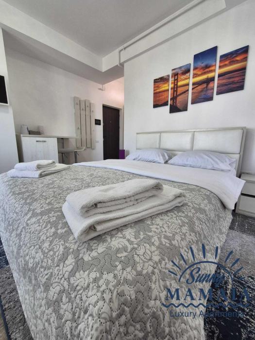 Studio Summerland SUNNY MAMAIA