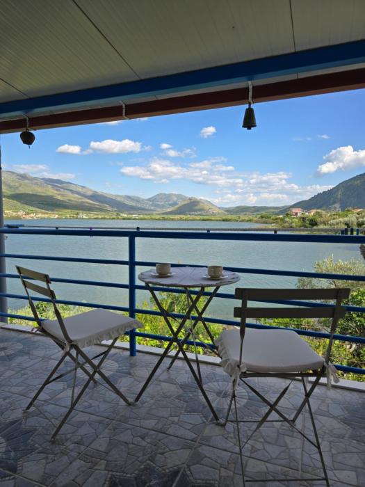Lake View Loft 5
