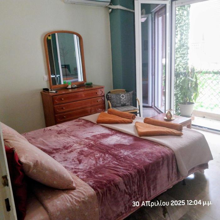 Cozy & Bright Home - 50m from metro station Άg Antonios
