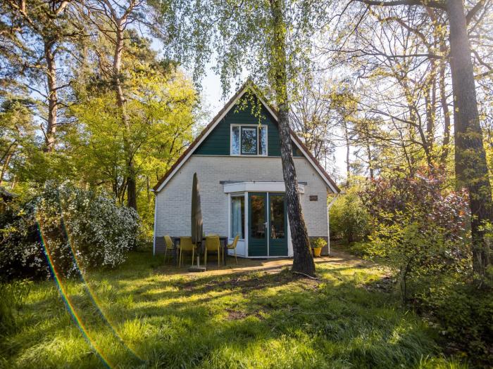 Forest Villa in Markelo with Sunny Garden