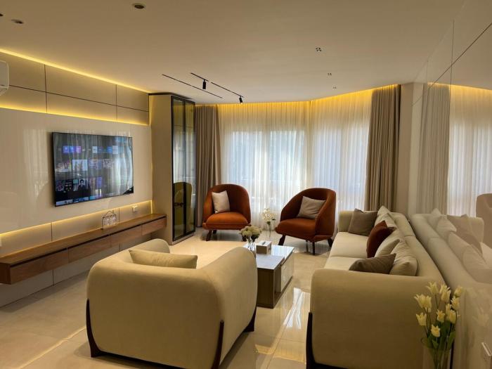 Luxury 2-BDR Hotel Apartment Garden View