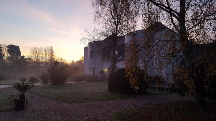 Logis Hotel La Croix du Sud