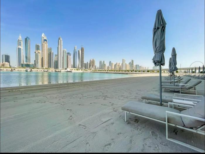 AWS Holiday Homes - Amazing Beachfront Stay